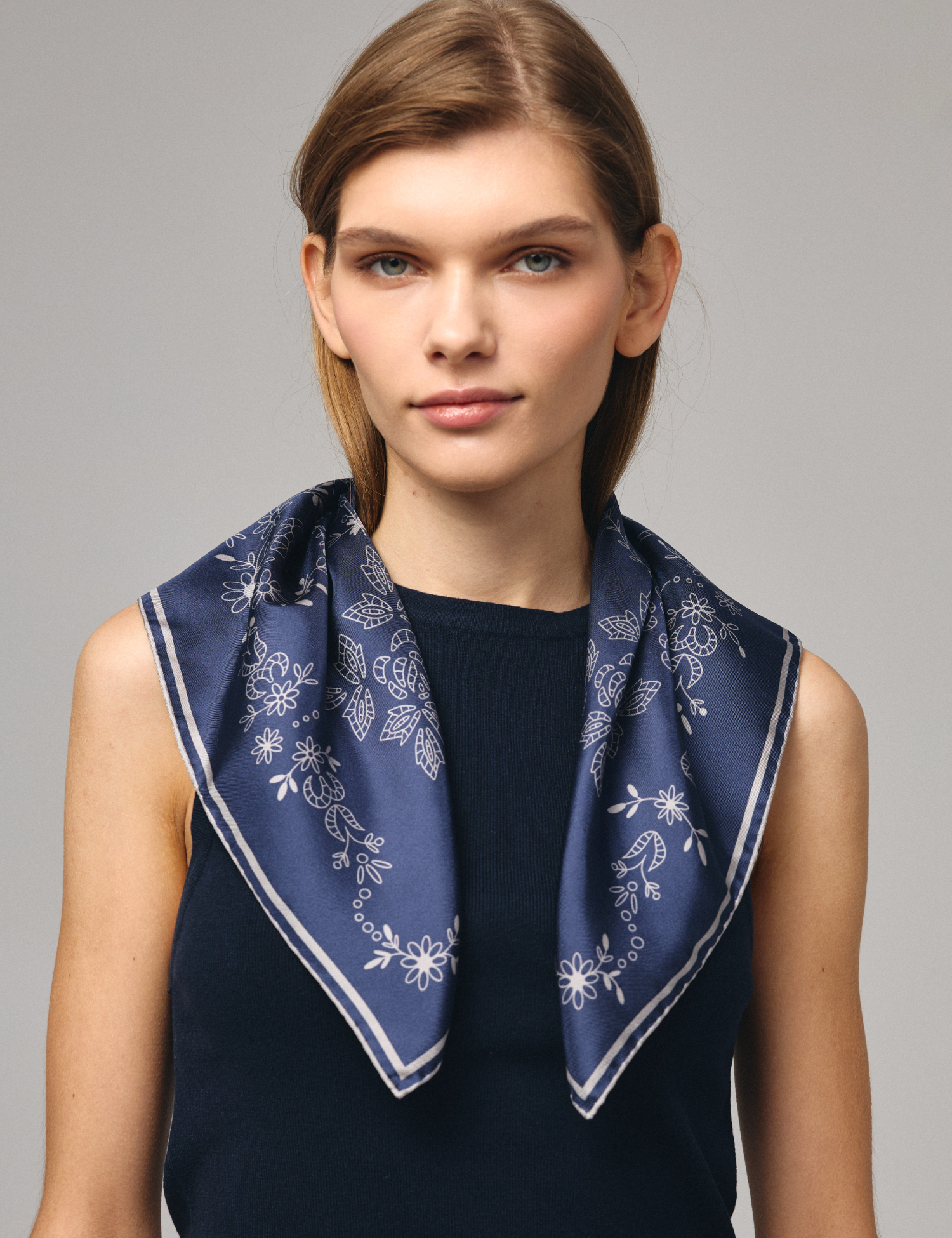 Картинка  Шовкова хустина «Мереживо» Navy